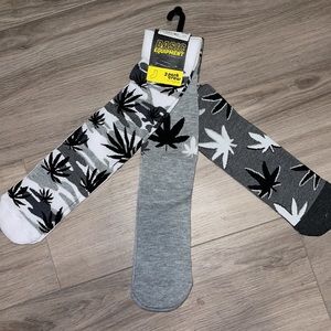 Basic Equipment  420 Leaf Print  Men’s 3/Pack  Crew Sock  fits Shoe Size 6-12.5